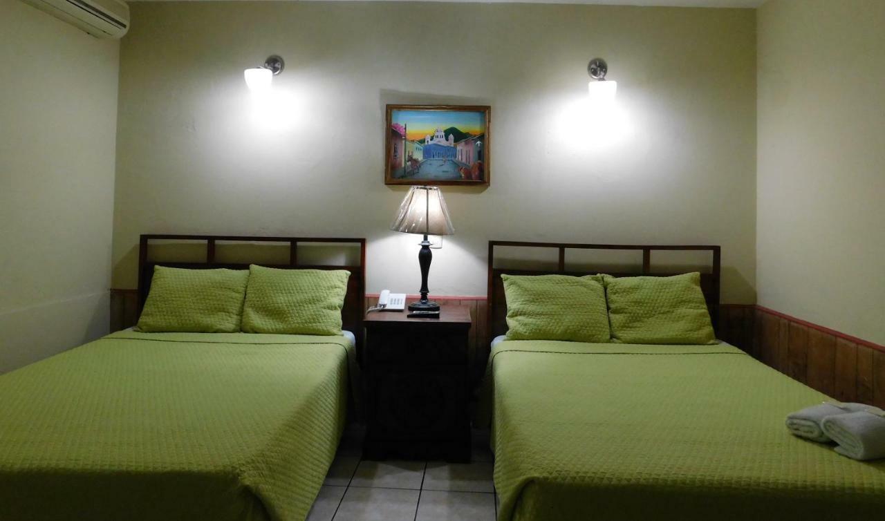 Hotel Meson de Maria Antiguo Cuscatlán Exterior foto